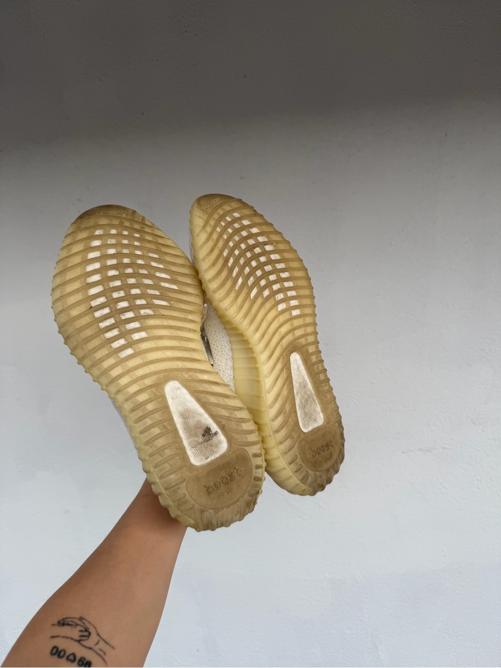 Yeezy Boosts - Picture 4 of 7